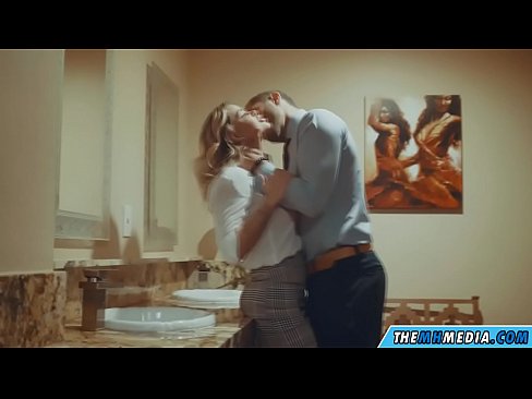 ❤️ Nuair a mheallann blonde busty tú i seomra scíthe poiblí Físeán fuck ag ga.pornolymp.ru ﹏